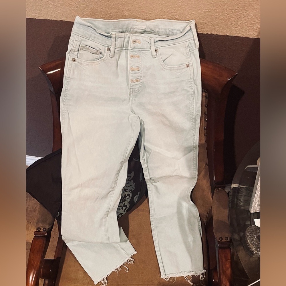 Old navy jeans size 2 good conditions flare ankle high rise.